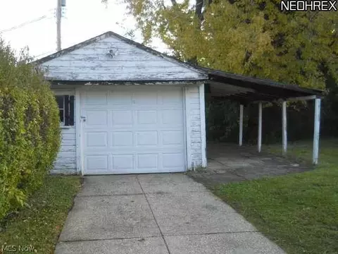 1631 E 276th St, Euclid, OH 44132 photo 2