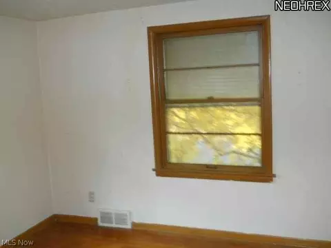 1631 E 276th St, Euclid, OH 44132 photo 10