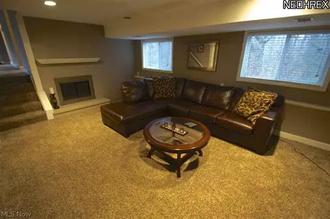 36050 Maplegrove, Willoughby Hills, OH 44092 photo 9