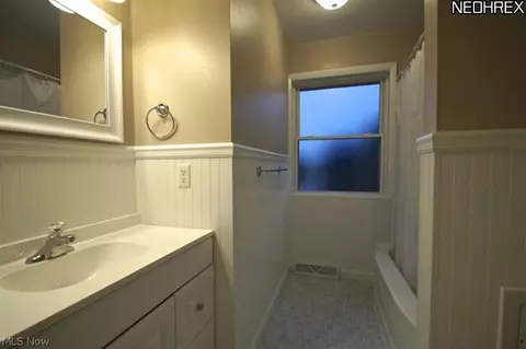 36050 Maplegrove, Willoughby Hills, OH 44092 photo 12