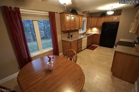36050 Maplegrove, Willoughby Hills, OH 44092 photo 7