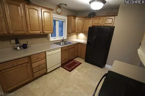 36050 Maplegrove, Willoughby Hills, OH 44092 photo 8
