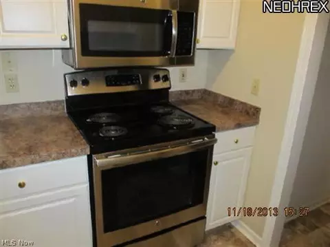 133 Bentley Dr, Elyria, OH 44035 photo 5