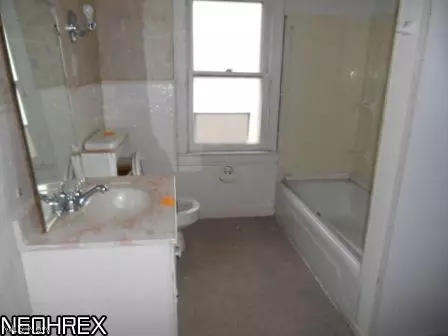 1624 W 14th St, Ashtabula, OH 44004 photo 9