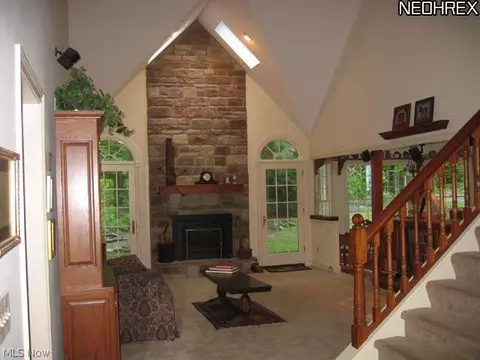 10340 Chartley Ct, Chardon, OH 44024 photo 3