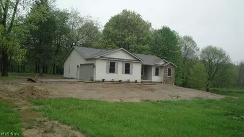 801 Easton Rd, Creston, OH 44217 photo 2