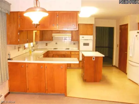 357 N Pershing Ave, Akron, OH 44313 photo 6