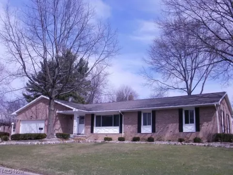 357 N Pershing Ave, Akron, OH 44313 photo 1