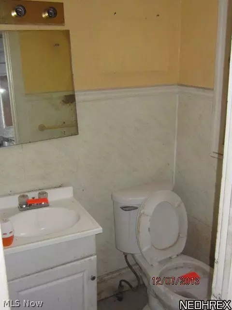 869 Peerless Ave, Akron, OH 44320 photo 15