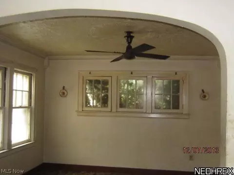 869 Peerless Ave, Akron, OH 44320 photo 8