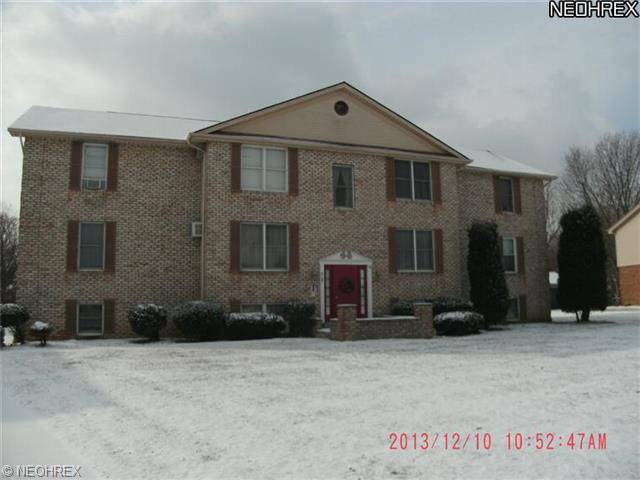 918 Pearson Cir #4, Youngstown, OH 44512 photo 1