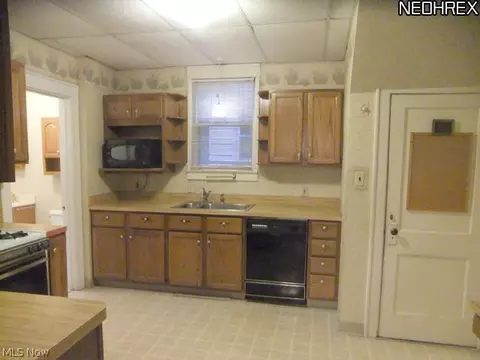 728 Chitty Ave, Akron, OH 44303 photo 8
