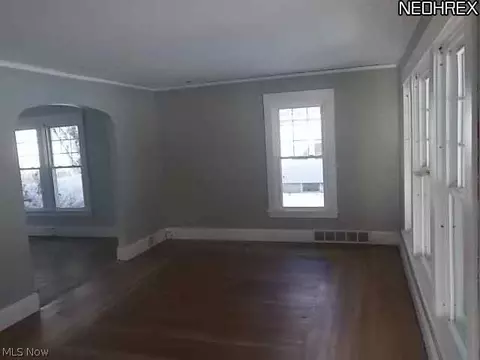 4788 Maple St, Willoughby, OH 44094 photo 3