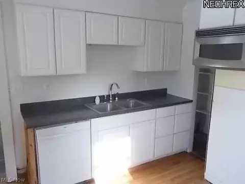 4788 Maple St, Willoughby, OH 44094 photo 6