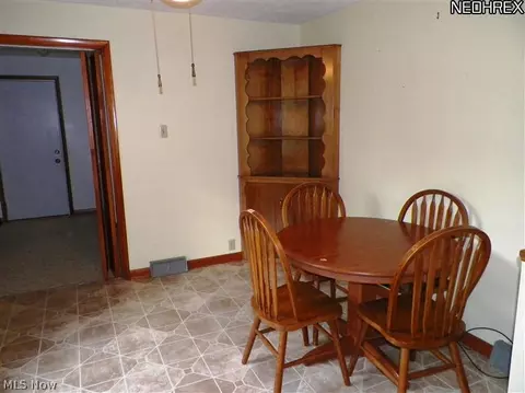 100 Maple Ln, Copley, OH 44321 photo 4