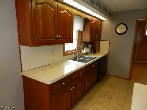 439 Whitman Blvd, Elyria, OH 44035 photo 18