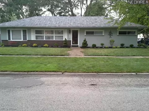 224 Baldwin Dr, Berea, OH 44017 photo 1