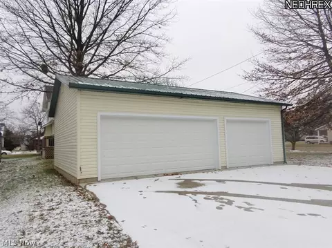 1629 N Walnut St, Dover, OH 44622 photo 12