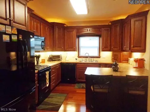 1629 N Walnut St, Dover, OH 44622 photo 4