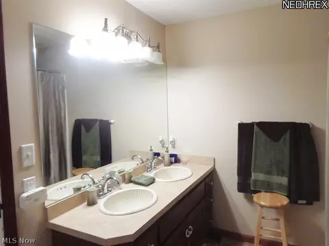 1629 N Walnut St, Dover, OH 44622 photo 9