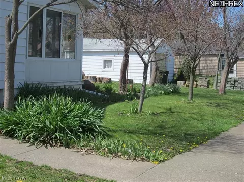 548 Harvard Ave, Elyria, OH 44035 photo 5