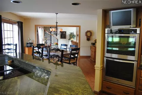 586 Pine Point Dr, Akron, OH 44333 photo 7