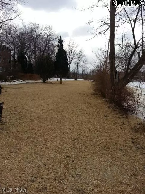 1426 E 300th St, Wickliffe, OH 44092 photo 1