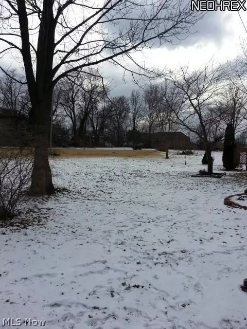 1426 E 300th St, Wickliffe, OH 44092 photo 2