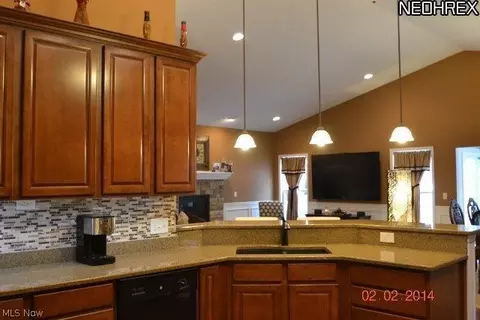 3703 Firethorn Dr, Aurora, OH 44202 photo 4