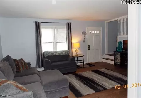 711 Cedar Ave, Ravenna, OH 44266 photo 3
