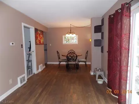 711 Cedar Ave, Ravenna, OH 44266 photo 5