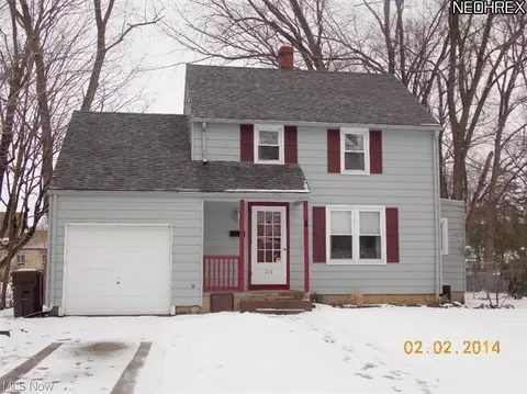 711 Cedar Ave, Ravenna, OH 44266 photo 1