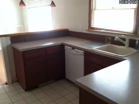 4486 Brighton Rd, Mentor, OH 44060 photo 6