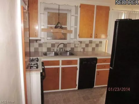 626 Donald Ave, Akron, OH 44306 photo 2