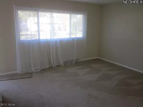 6417 Hio Dr, Brook Park, OH 44142 photo 5
