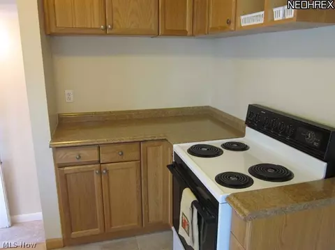 6417 Hio Dr, Brook Park, OH 44142 photo 3