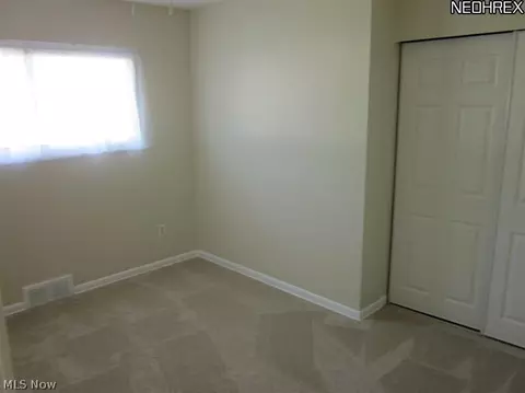 6417 Hio Dr, Brook Park, OH 44142 photo 9