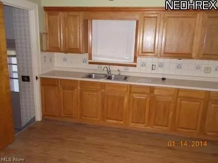 621 Ohio Ave, Ashtabula, OH 44004 photo 4