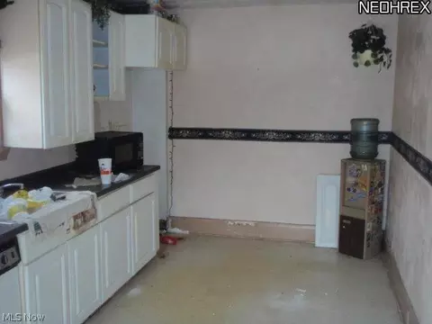 487 7th St, Struthers, OH 44471 photo 6