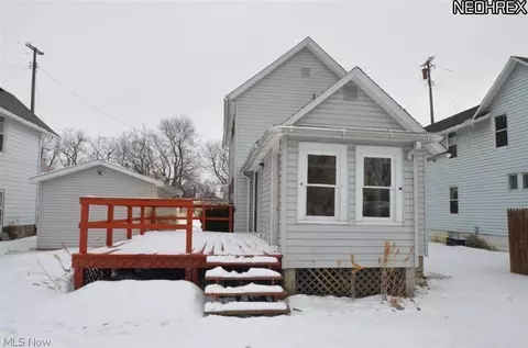 603 Thayer Ave, Ashtabula, OH 44004 photo 2