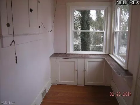 517 E Iron Ave, Dover, OH 44622 photo 7