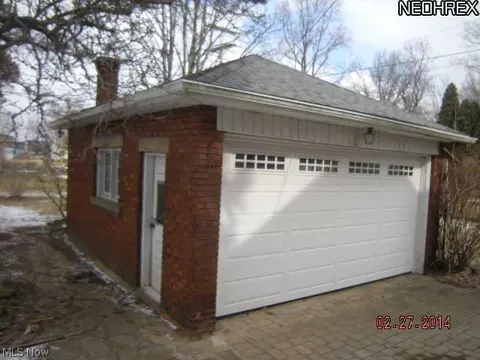 517 E Iron Ave, Dover, OH 44622 photo 3