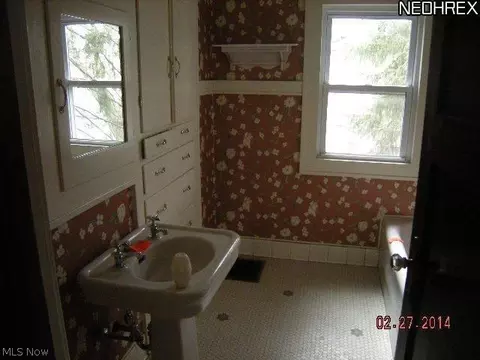 517 E Iron Ave, Dover, OH 44622 photo 10