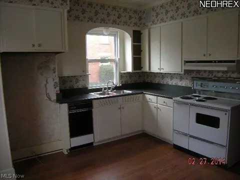 517 E Iron Ave, Dover, OH 44622 photo 6