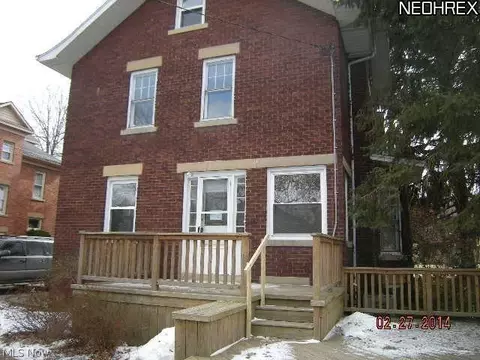 517 E Iron Ave, Dover, OH 44622 photo 2