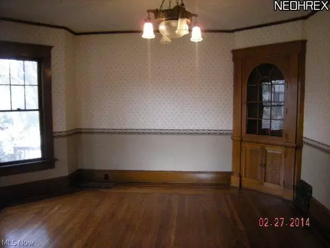 517 E Iron Ave, Dover, OH 44622 photo 5