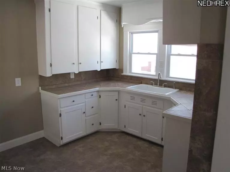  4505 Ardendale Rd, South Euclid, OH 44121 photo 5