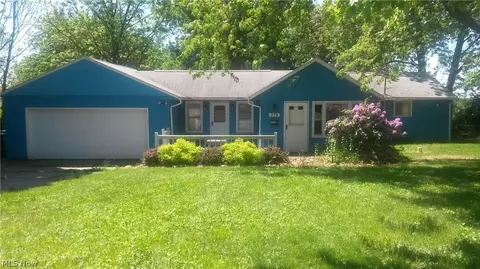 978 Silvercrest Ave, Akron, OH 44314 photo 1