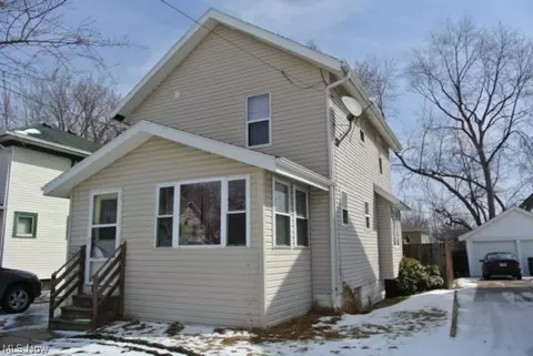 927 Ada St, Akron, OH 44306 photo 1