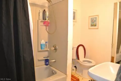 927 Ada St, Akron, OH 44306 photo 8